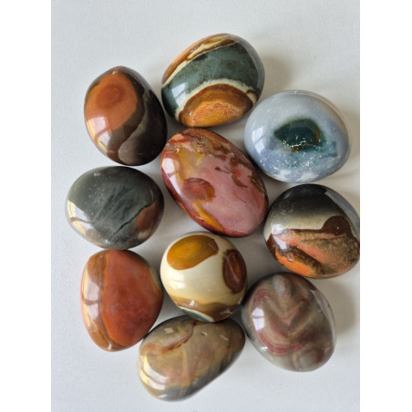 GALET DE JASPE IMPERIAL OU JASPE POLYCHROME