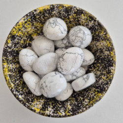 PIERRES ROULEES EN HOWLITE